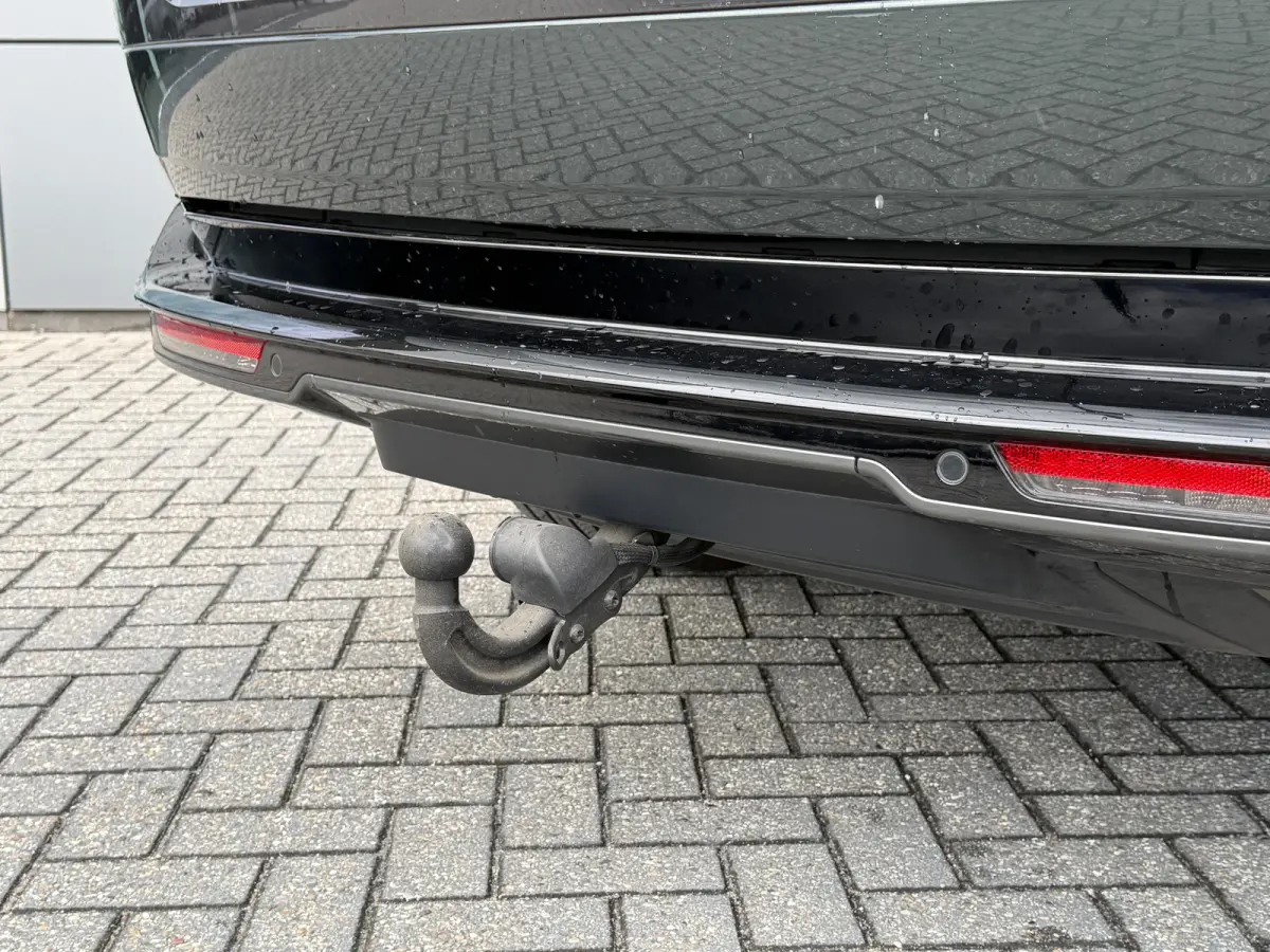 P550e Autobiography | Vierwielsturing | Shadow Pack | El.trekhaak | Softclose | Lederen hemel | Head-up