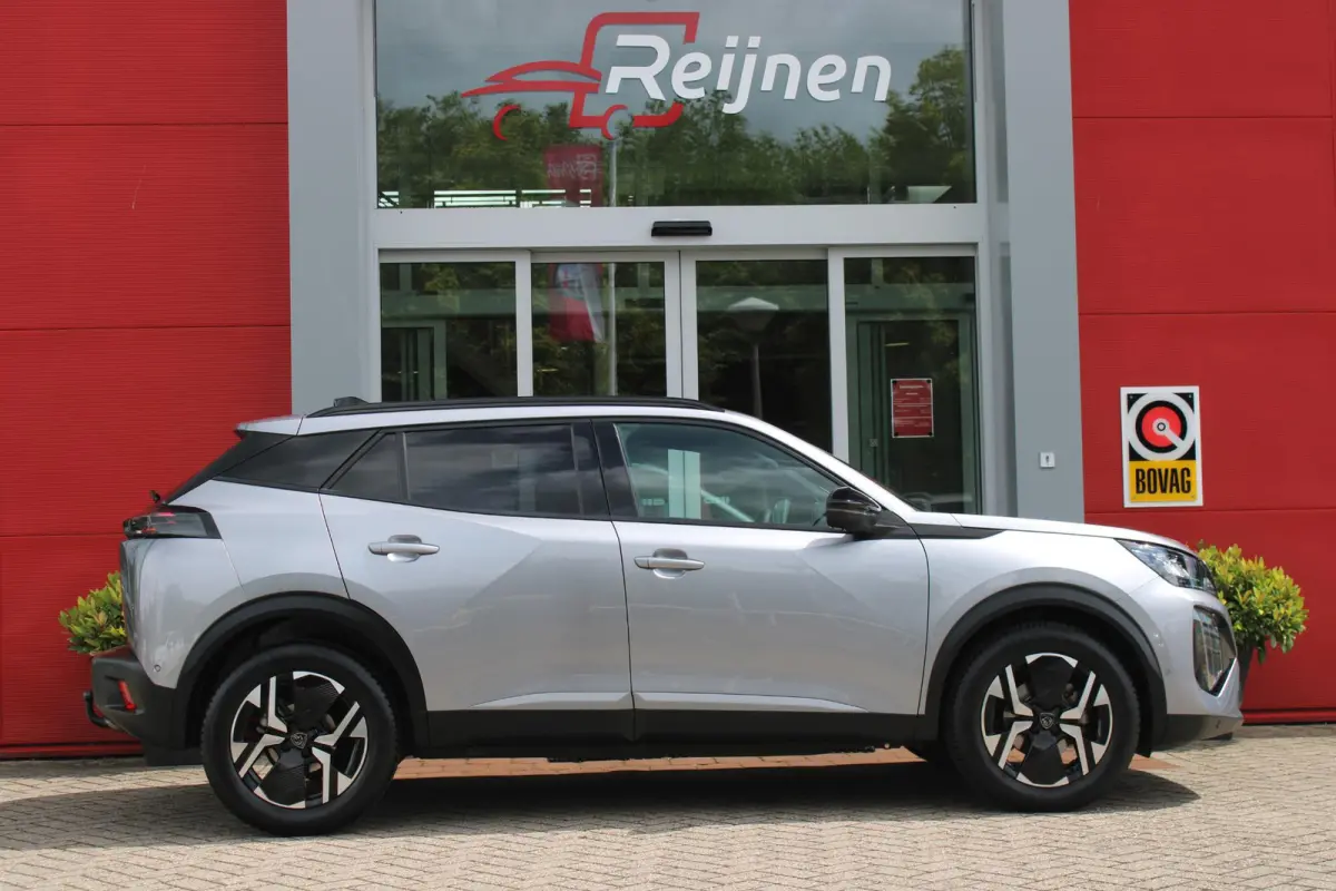 1.2 100PK ALLURE | TREKHAAK | CAMERA VOOR + ACHTER | NAVIGATIE | DRAADLOZE APPLE CARPLAY/ANDROID AUTO | LED KOPLAMPEN | ALL SEASON BANDEN | ADAPTIVE CRUISE CONTROL | DODEHOEK DETECTIE | CLIM