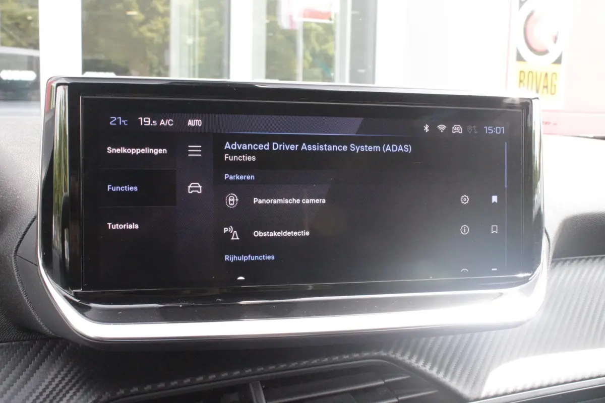 1.2 100PK ALLURE | TREKHAAK | CAMERA VOOR + ACHTER | NAVIGATIE | DRAADLOZE APPLE CARPLAY/ANDROID AUTO | LED KOPLAMPEN | ALL SEASON BANDEN | ADAPTIVE CRUISE CONTROL | DODEHOEK DETECTIE | CLIM