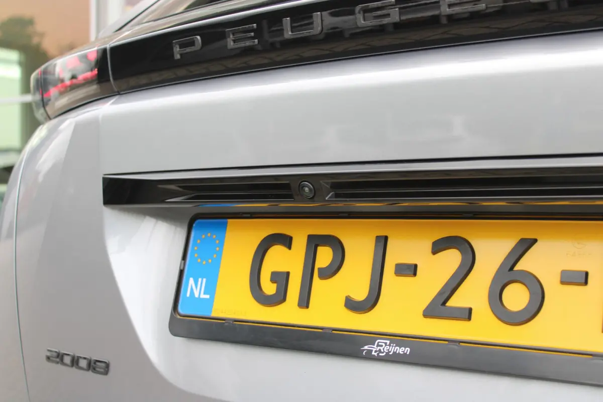 1.2 100PK ALLURE | TREKHAAK | CAMERA VOOR + ACHTER | NAVIGATIE | DRAADLOZE APPLE CARPLAY/ANDROID AUTO | LED KOPLAMPEN | ALL SEASON BANDEN | ADAPTIVE CRUISE CONTROL | DODEHOEK DETECTIE | CLIM