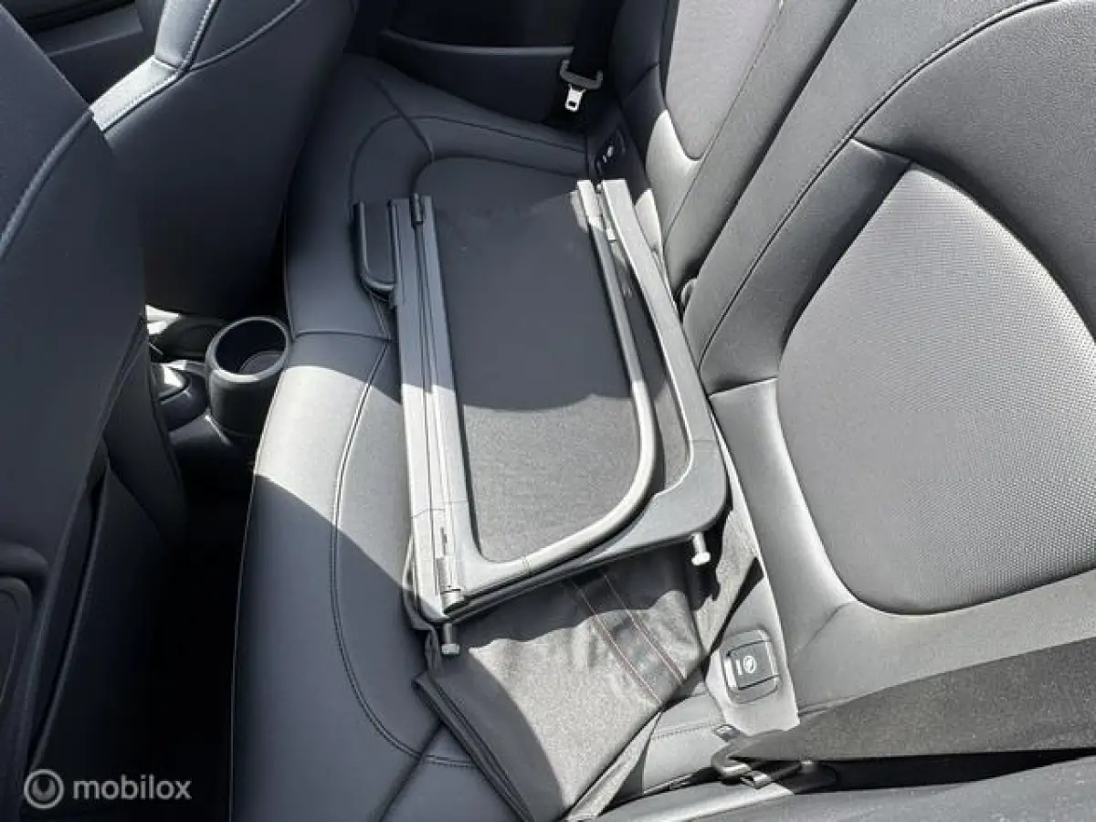 1.5 Resolute Edition Automaat . Navigatie , Camera achter , Lederbekleding Stoel+Stuur verwarming , sport stoellen , Pakeer hulp rondom