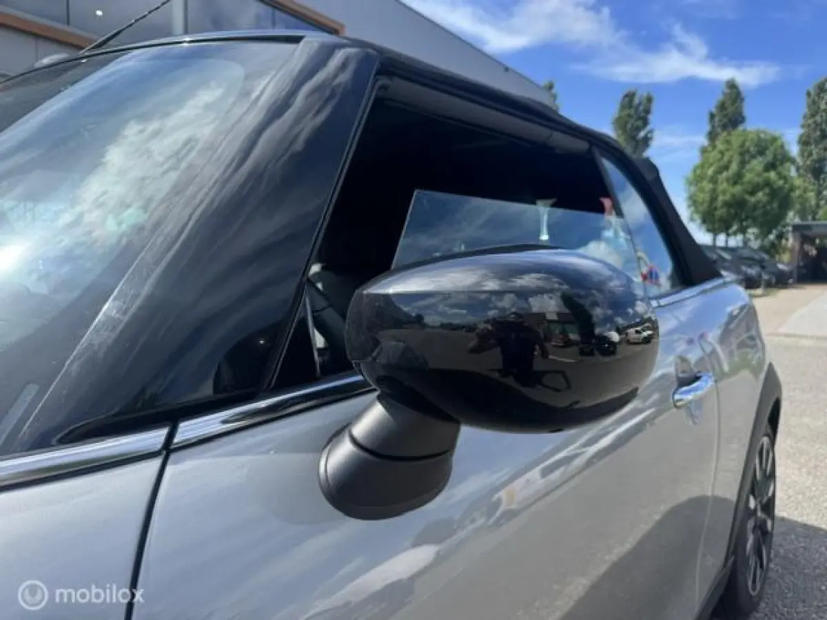 1.5 Resolute Edition Automaat . Navigatie , Camera achter , Lederbekleding Stoel+Stuur verwarming , sport stoellen , Pakeer hulp rondom