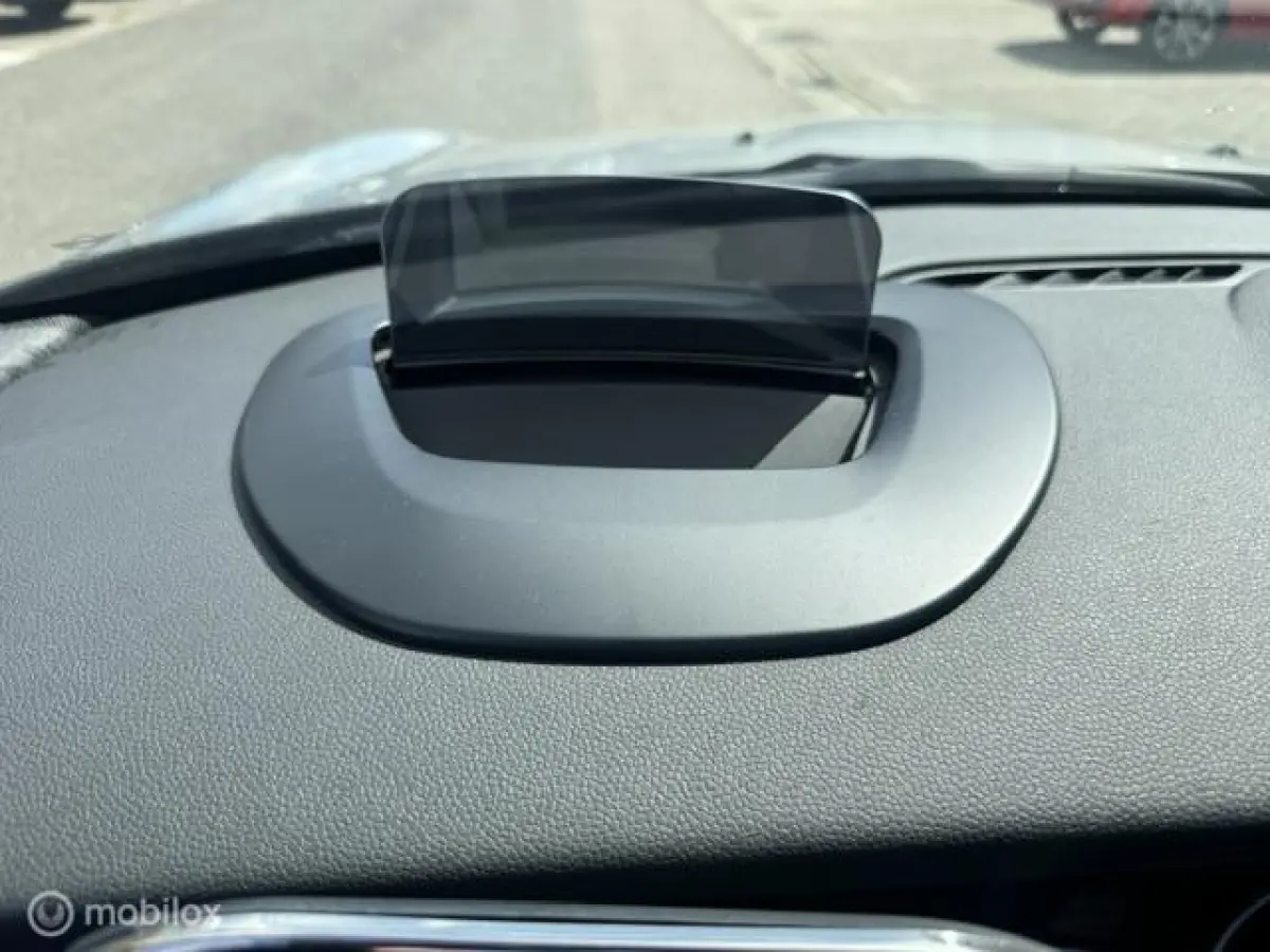 1.5 Resolute Edition Automaat . Navigatie , Camera achter , Lederbekleding Stoel+Stuur verwarming , sport stoellen , Pakeer hulp rondom