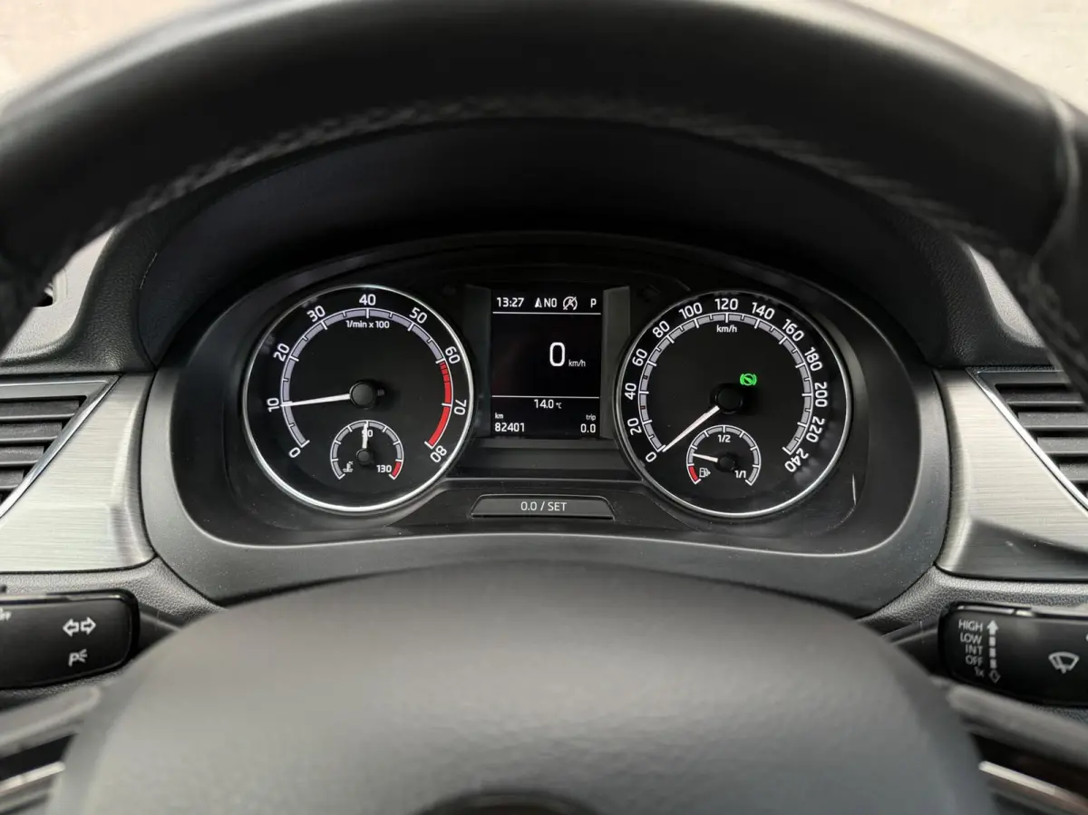 1.0 TSI Greentech Clever | Navigatie | Dealer onderhouden | Climate control | Cruise Control | Stoelverwarming |