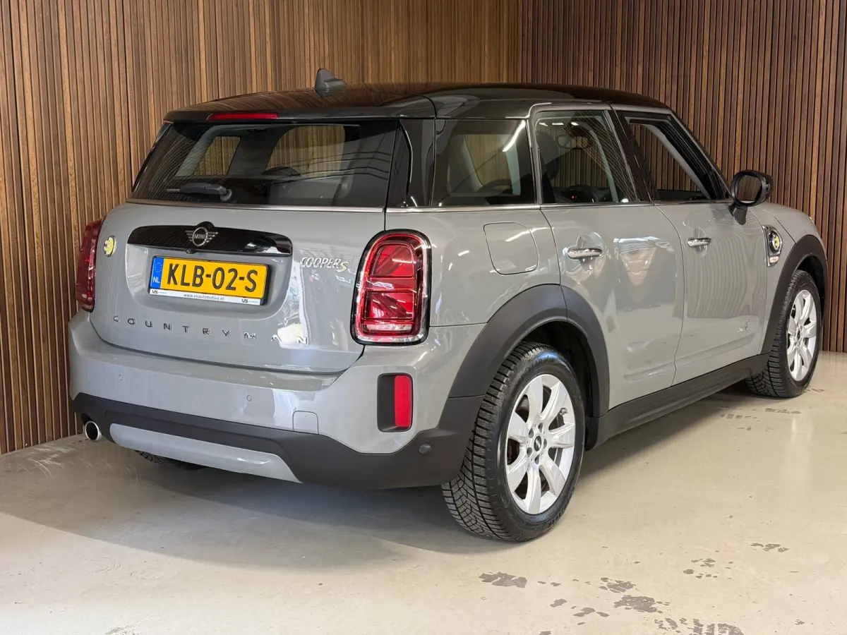 1.5 Cooper ALL4 - HUD - Camera - Carplay