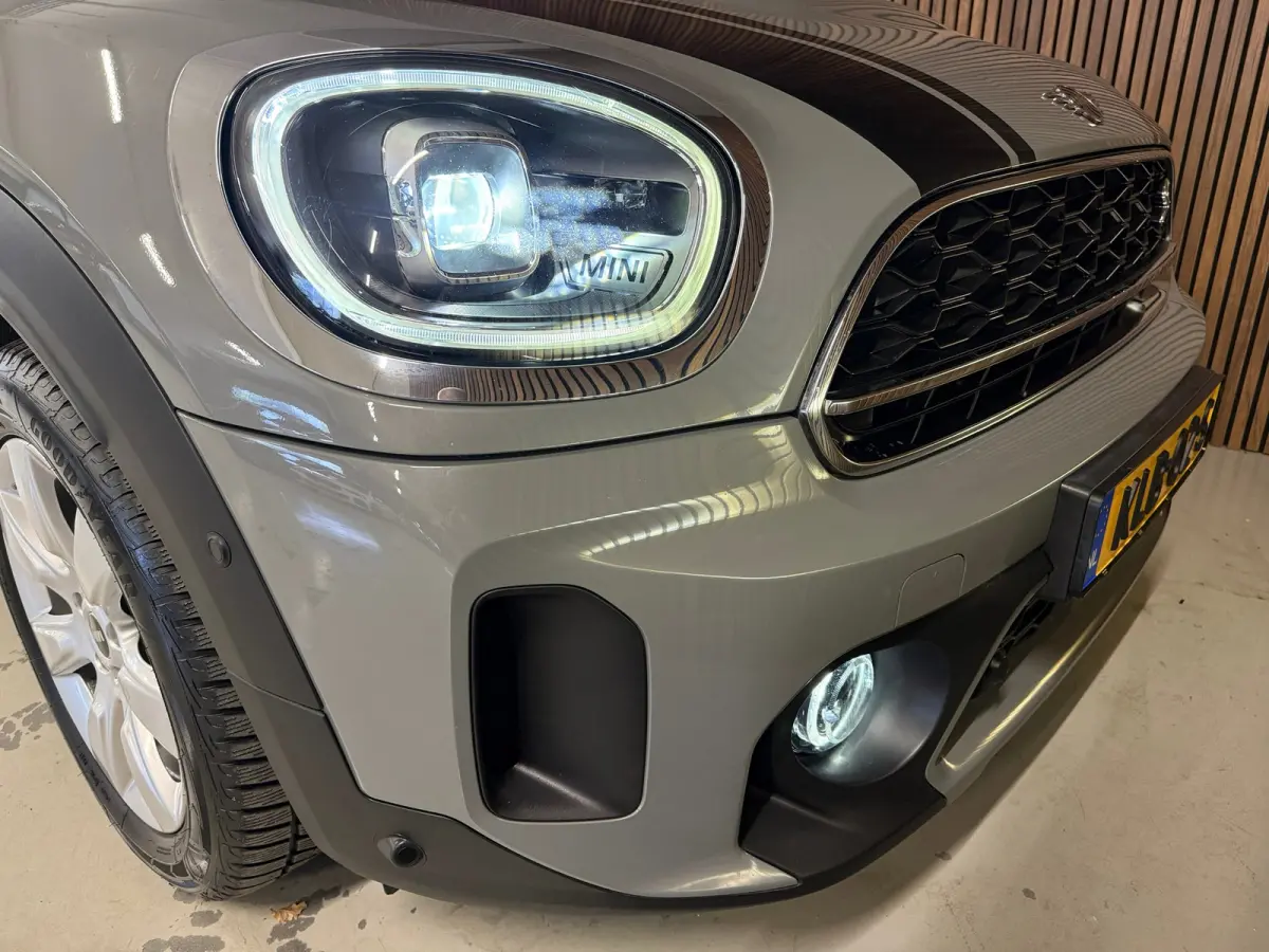 1.5 Cooper ALL4 - HUD - Camera - Carplay