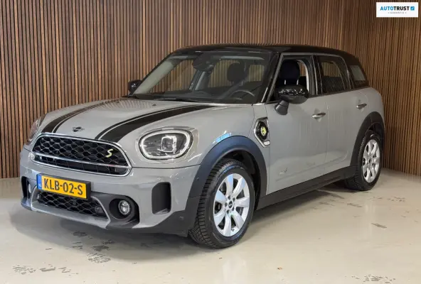 1.5 Cooper ALL4 - HUD - Camera - Carplay