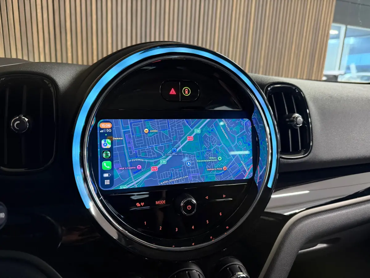 1.5 Cooper ALL4 - HUD - Camera - Carplay