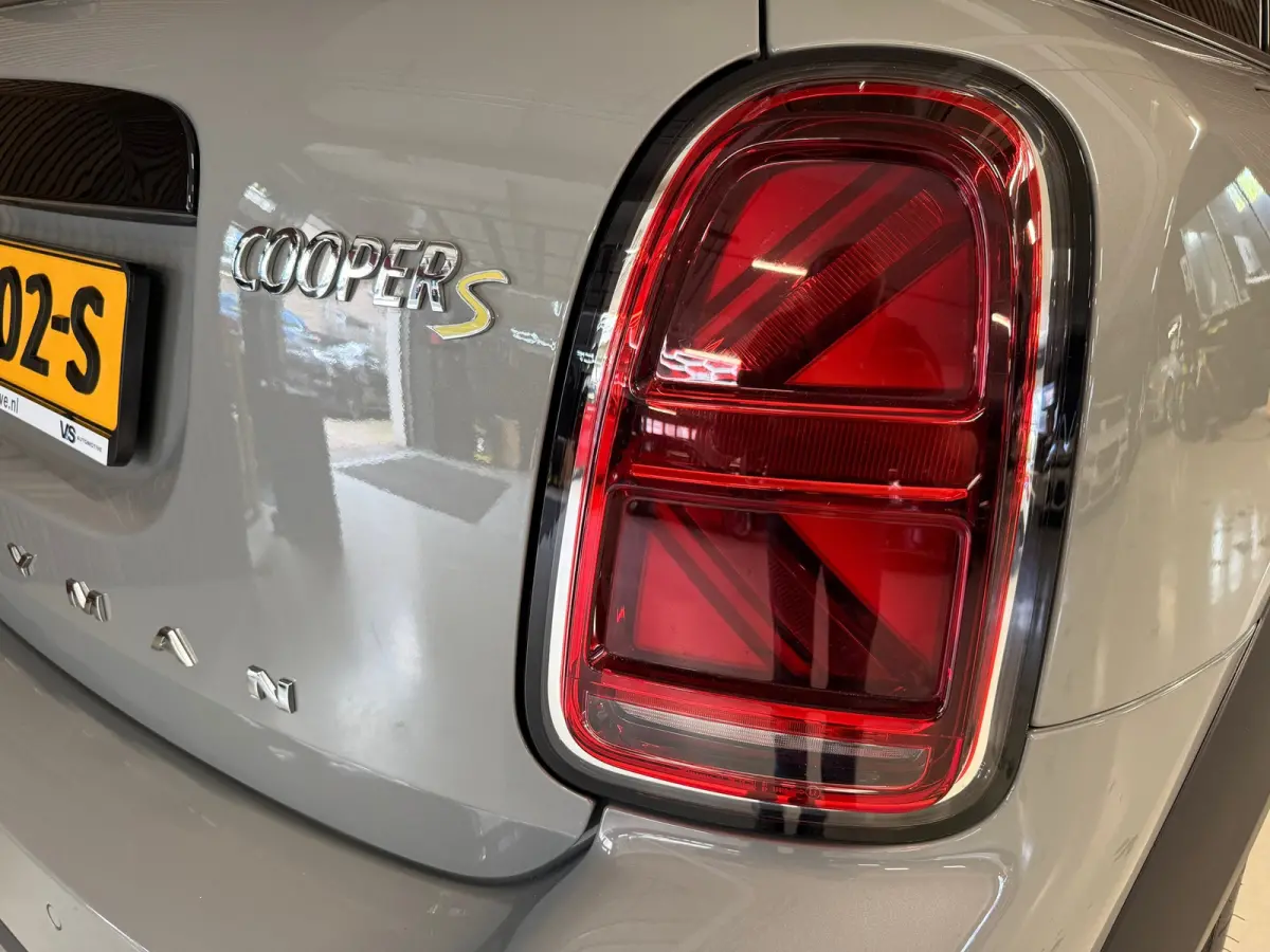 1.5 Cooper ALL4 - HUD - Camera - Carplay