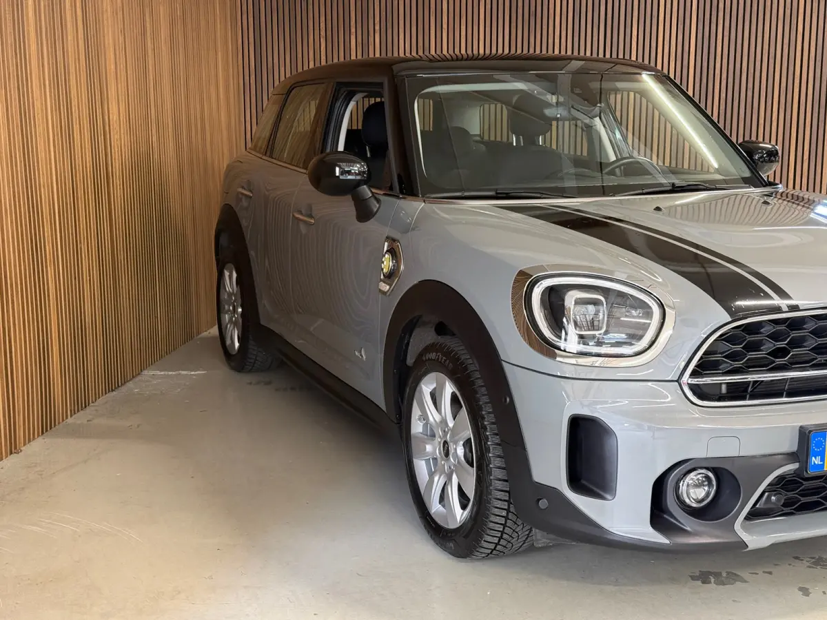 1.5 Cooper ALL4 - HUD - Camera - Carplay
