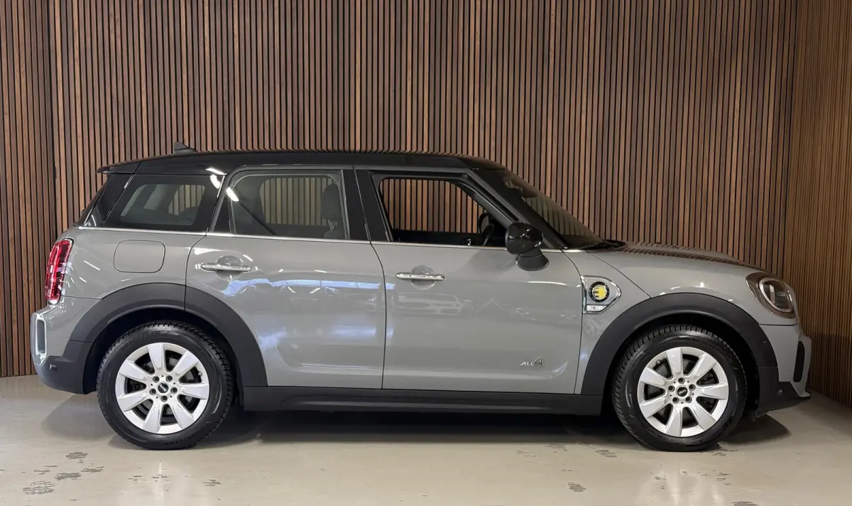 1.5 Cooper ALL4 - HUD - Camera - Carplay