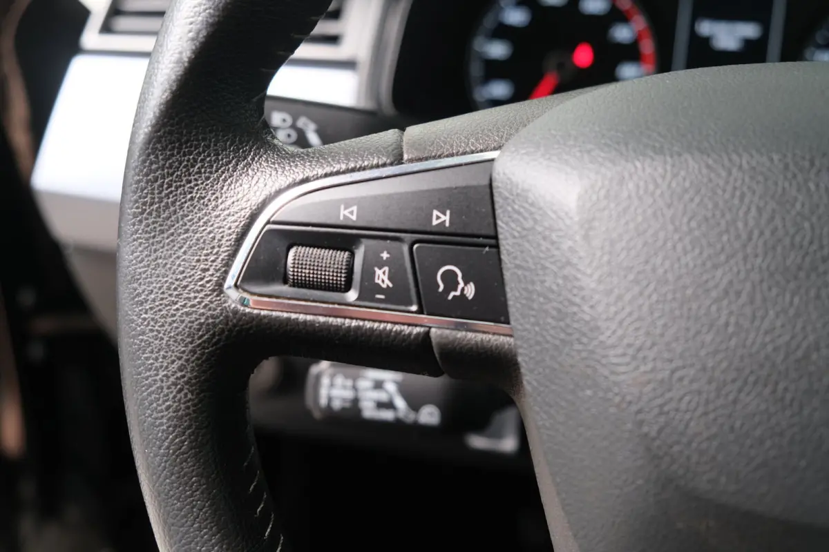 1.0 TSI Style Business Intense - N.A.P. Airco, Cruise, Navi, PDC, Camera, Carplay.