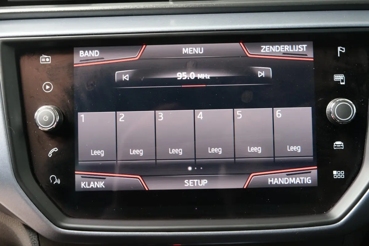 1.0 TSI Style Business Intense - N.A.P. Airco, Cruise, Navi, PDC, Camera, Carplay.