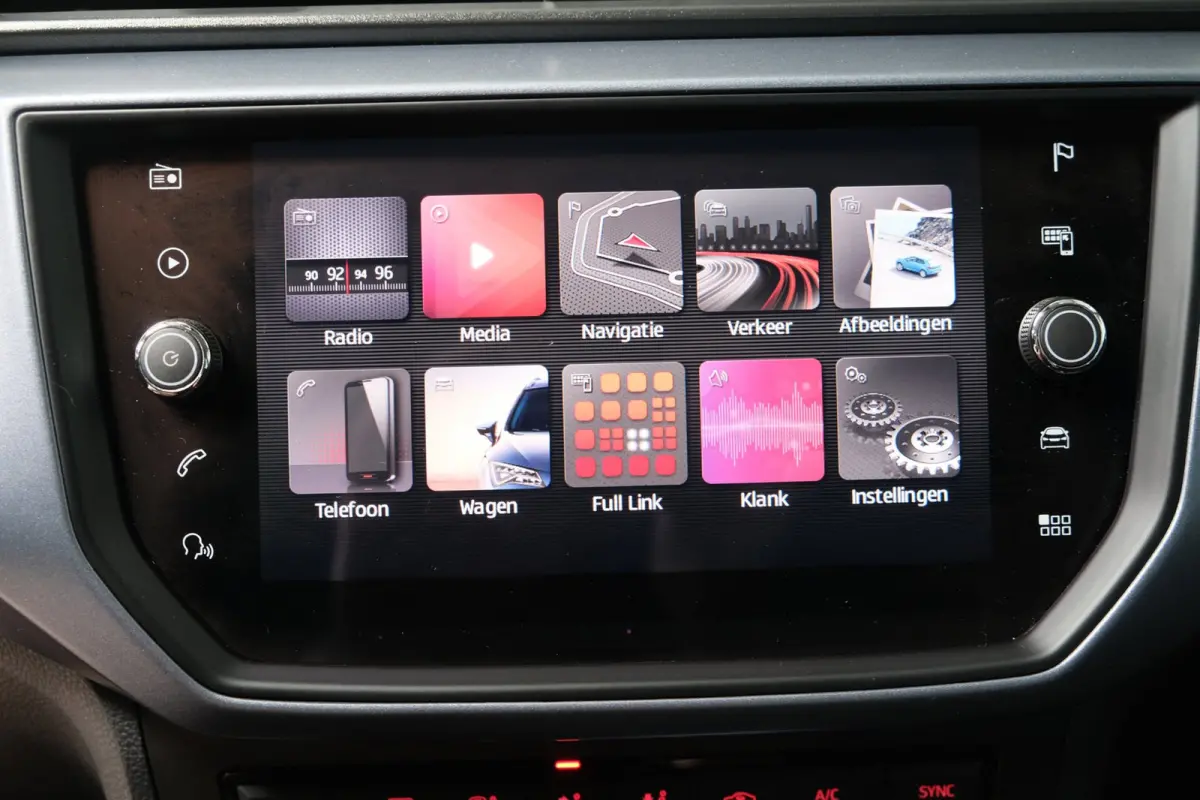 1.0 TSI Style Business Intense - N.A.P. Airco, Cruise, Navi, PDC, Camera, Carplay.