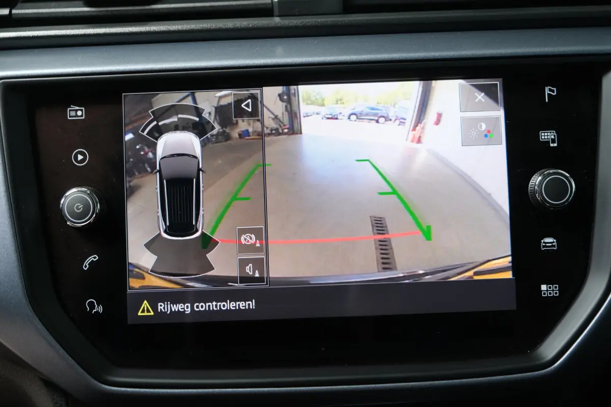 1.0 TSI Style Business Intense - N.A.P. Airco, Cruise, Navi, PDC, Camera, Carplay.