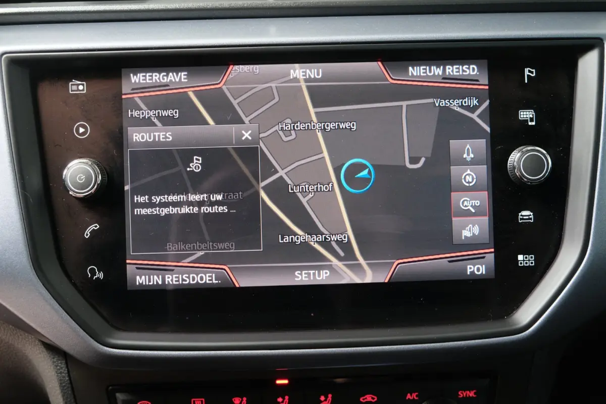 1.0 TSI Style Business Intense - N.A.P. Airco, Cruise, Navi, PDC, Camera, Carplay.