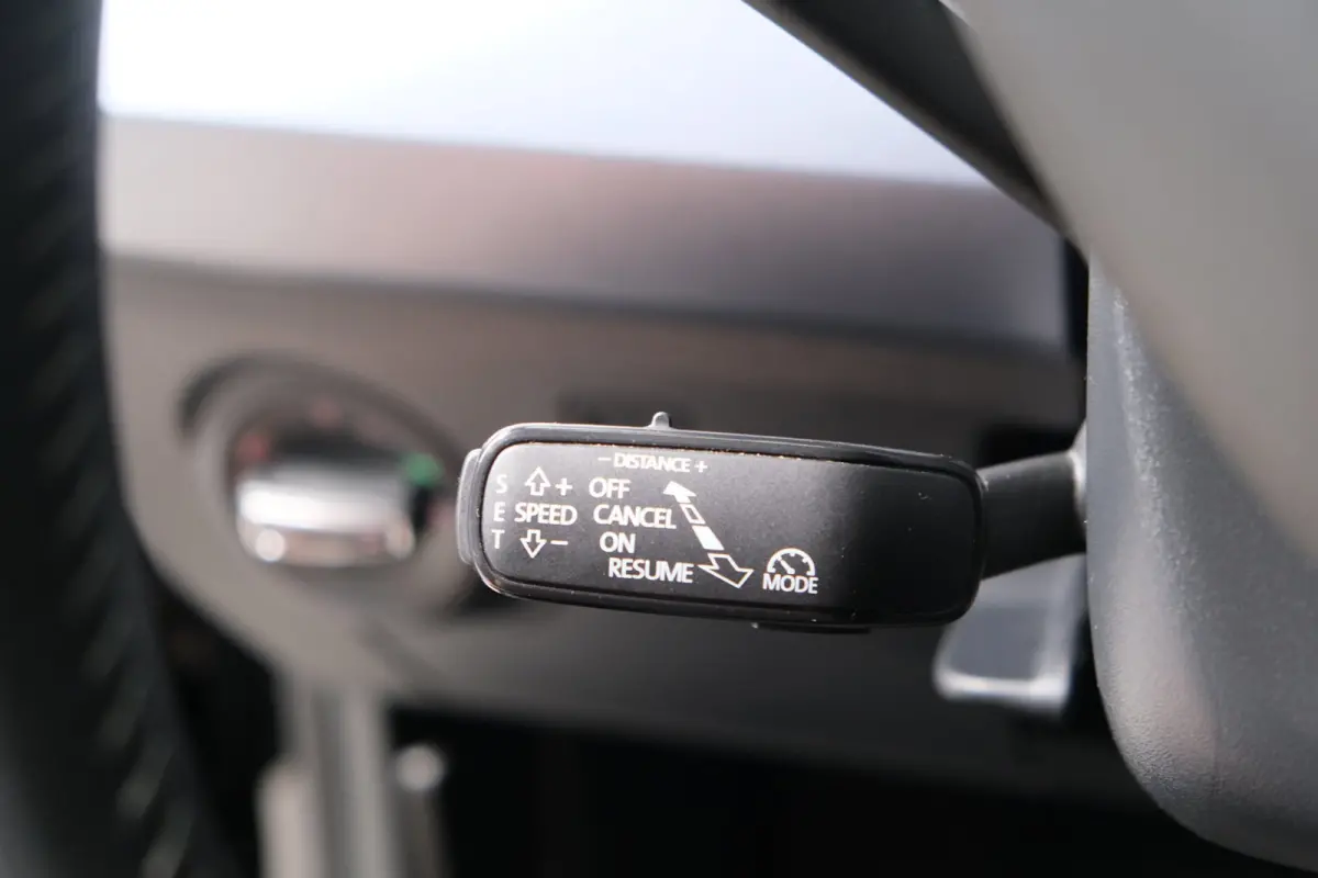 1.0 TSI Style Business Intense - N.A.P. Airco, Cruise, Navi, PDC, Camera, Carplay.
