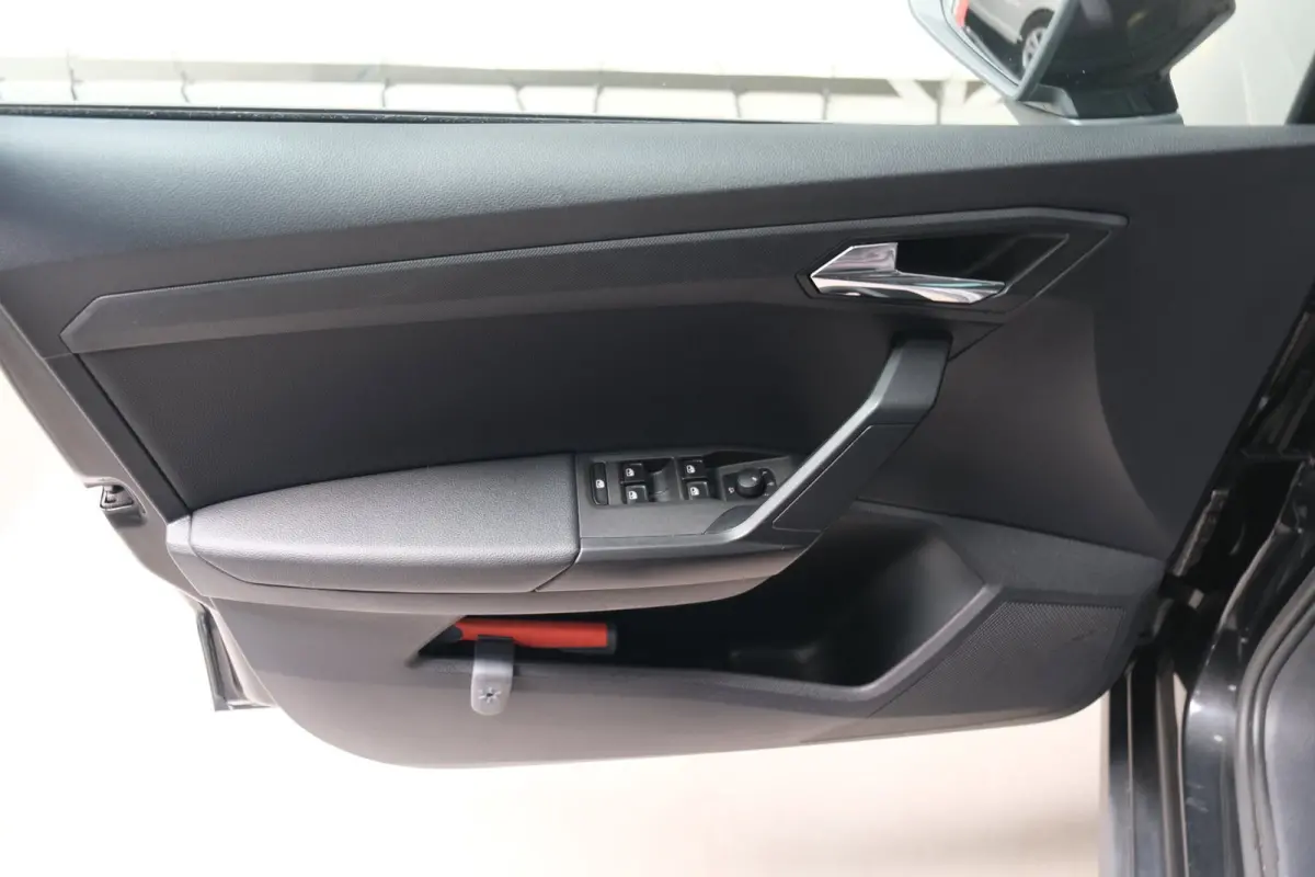 1.0 TSI Style Business Intense - N.A.P. Airco, Cruise, Navi, PDC, Camera, Carplay.