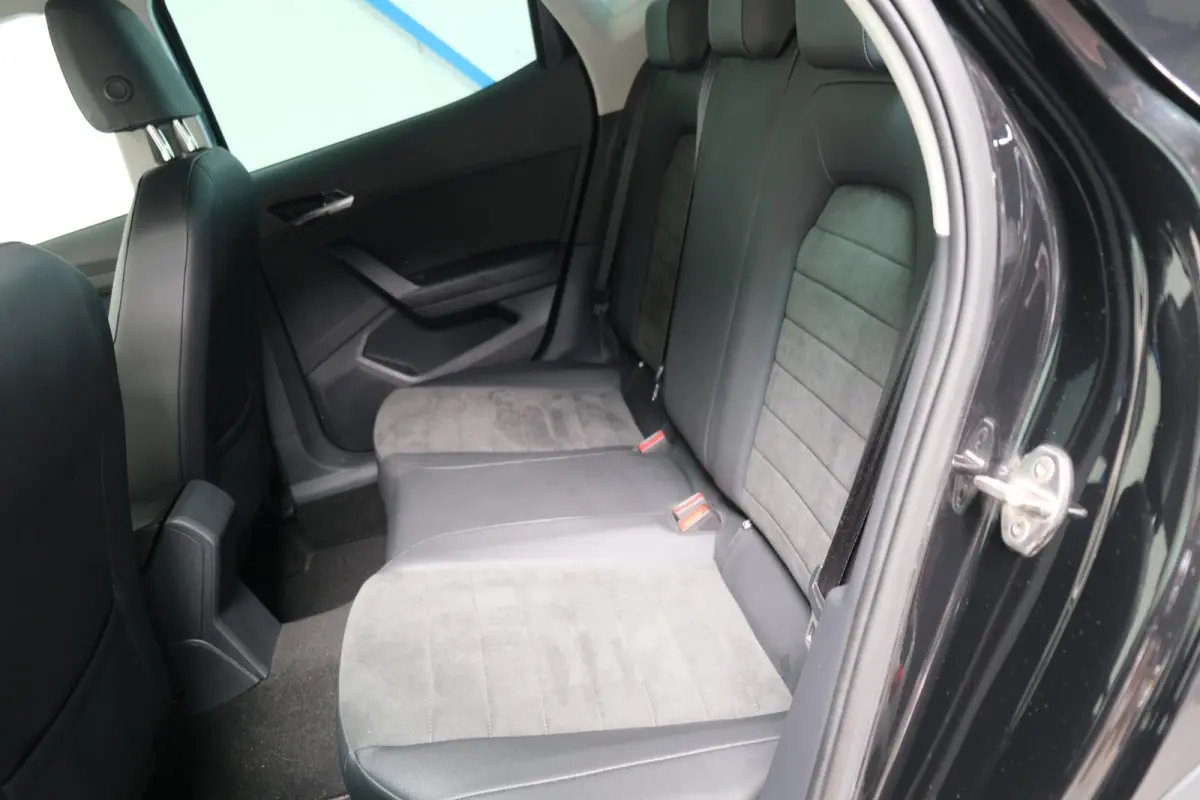 1.0 TSI Style Business Intense - N.A.P. Airco, Cruise, Navi, PDC, Camera, Carplay.