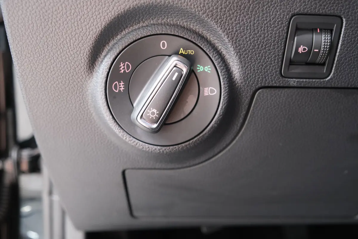 1.0 TSI Style Business Intense - N.A.P. Airco, Cruise, Navi, PDC, Camera, Carplay.