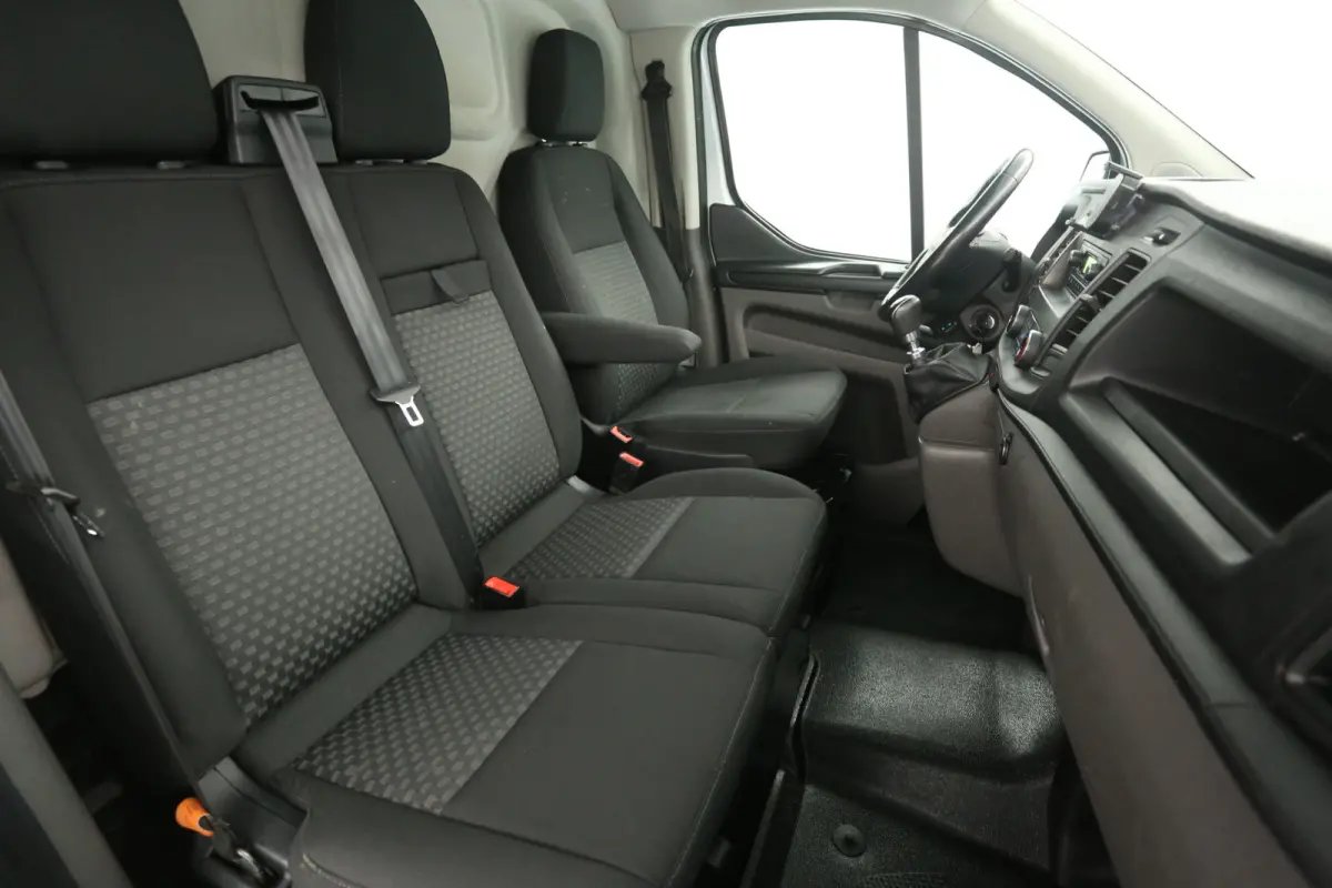 2.0 TDCI L1H1 | Marge | Airco | Cruise | 3 Zits | Trekhaak | Parkeersens.