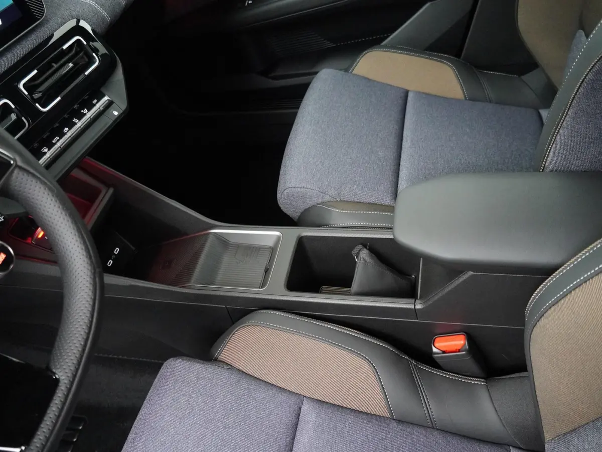 techno 150 pk comfort range | pack advanced driving assist | Stoel- & Stuurverw. |