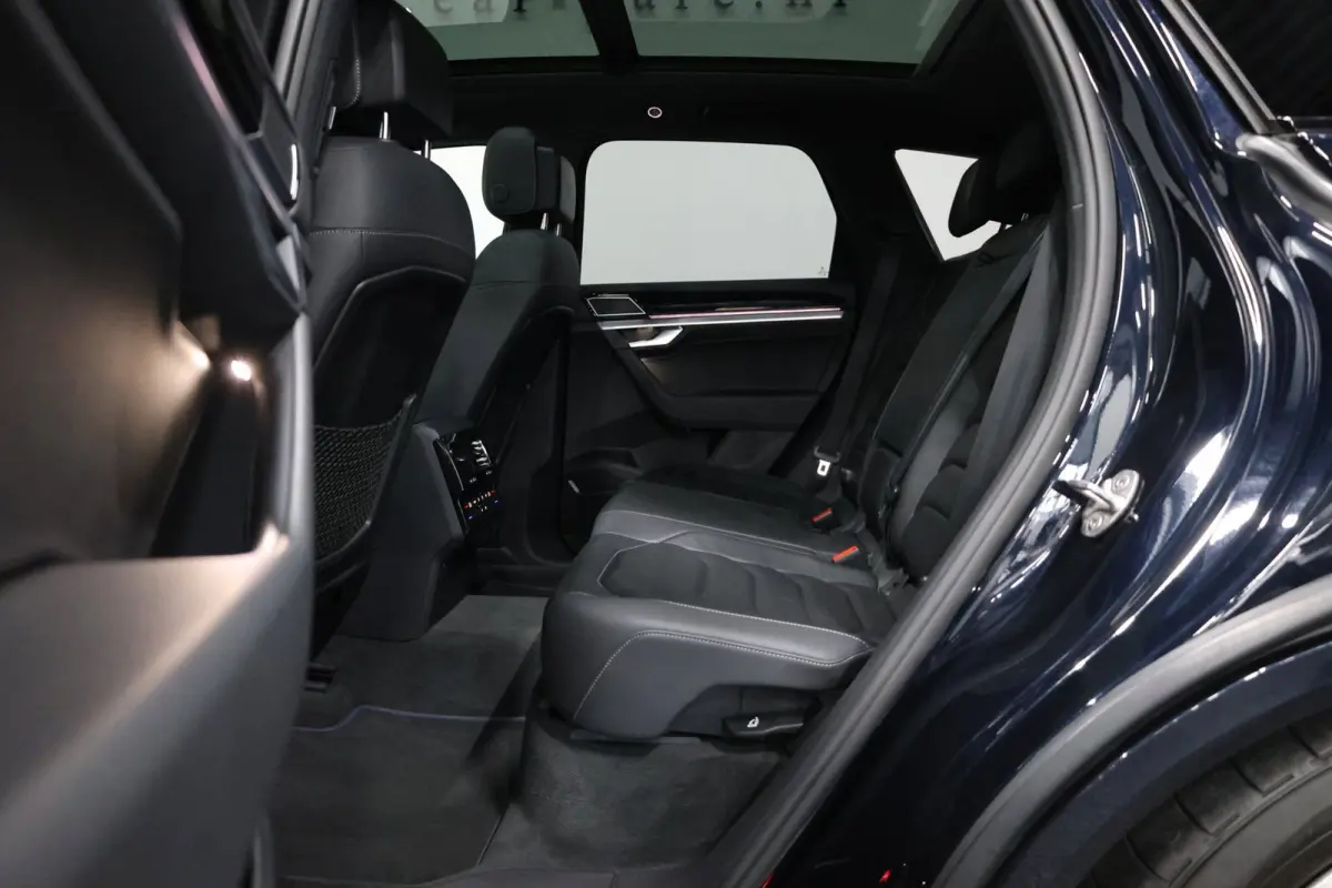 3.0 TSi eHybrid 4MOTION R-line LED/VIRTUAL/PANO/LEER+S.VERKOELING+MEMORY/21" LMV/360 CAM/ACC/12 MND GARANTIE!