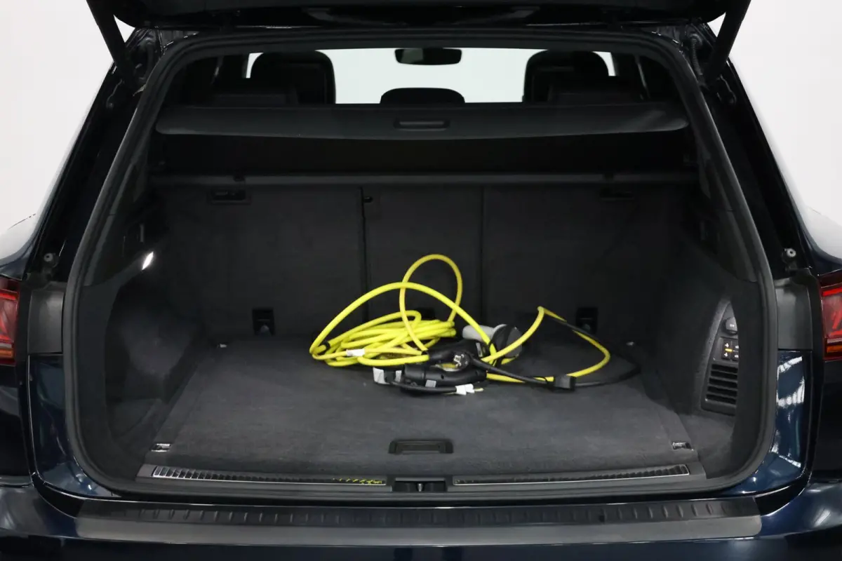 3.0 TSi eHybrid 4MOTION R-line LED/VIRTUAL/PANO/LEER+S.VERKOELING+MEMORY/21" LMV/360 CAM/ACC/12 MND GARANTIE!