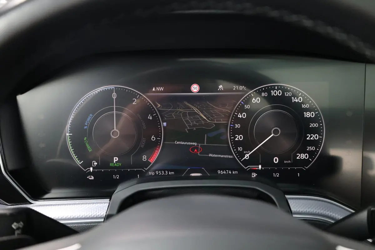 3.0 TSi eHybrid 4MOTION R-line LED/VIRTUAL/PANO/LEER+S.VERKOELING+MEMORY/21" LMV/360 CAM/ACC/12 MND GARANTIE!