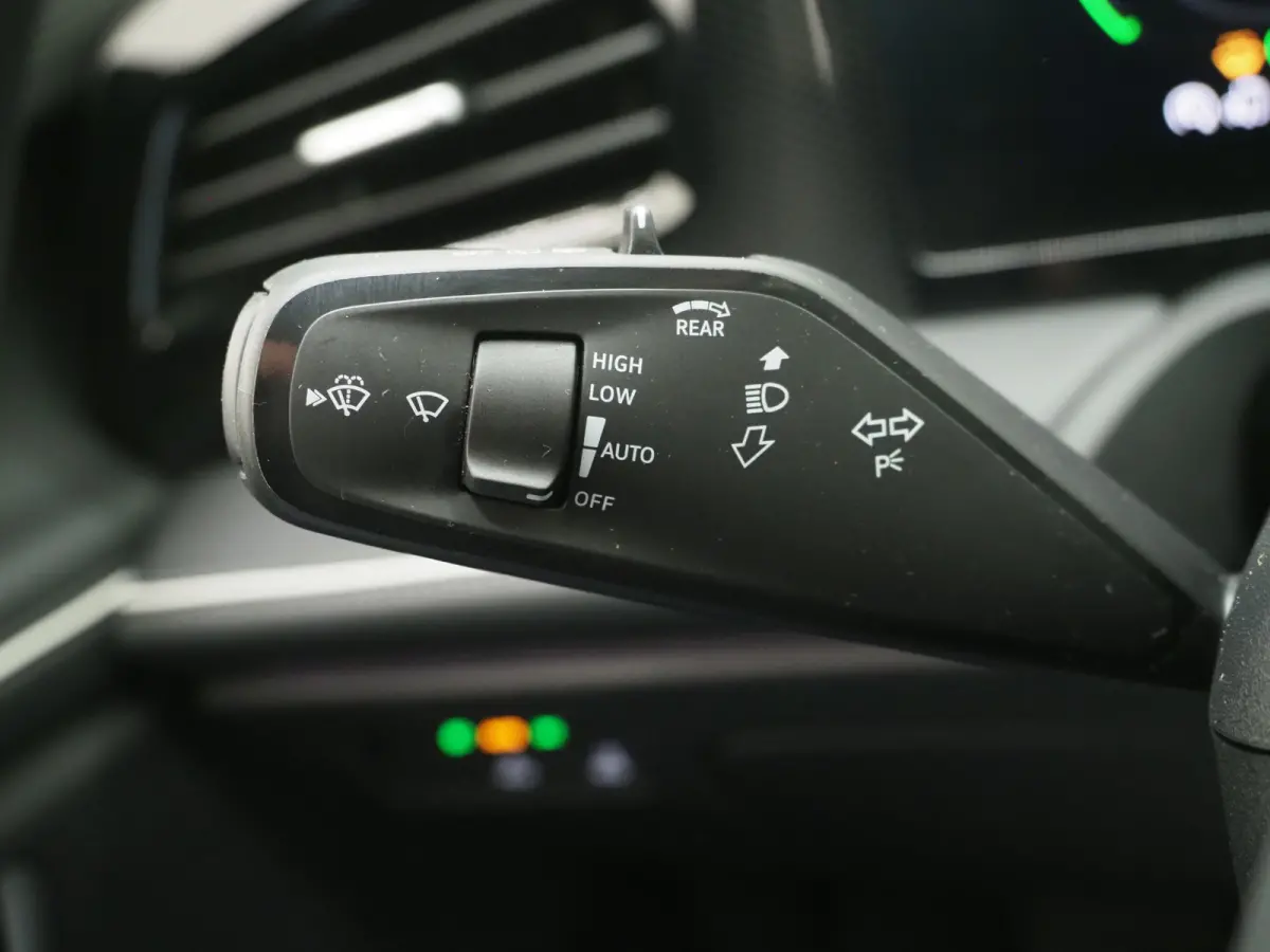 1.5 eHybrid 204PK | Leder/Alcantara | Massage | Trekhaak | HUD | Camera | Adaptive Cruise | Sfeerlicht | Carplay