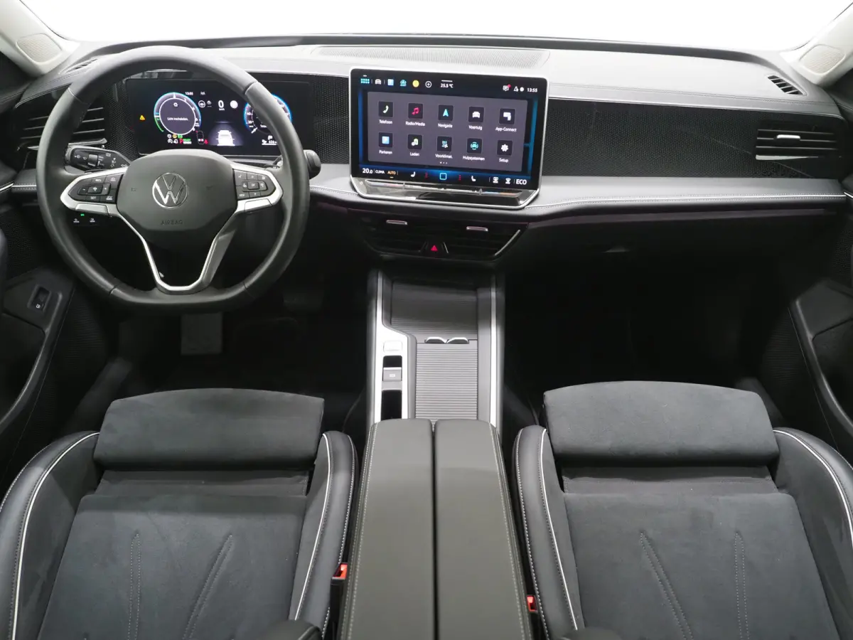 1.5 eHybrid 204PK | Leder/Alcantara | Massage | Trekhaak | HUD | Camera | Adaptive Cruise | Sfeerlicht | Carplay