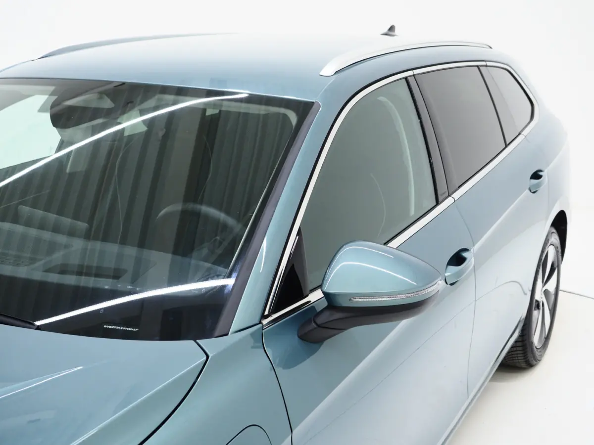 1.5 eHybrid 204PK | Leder/Alcantara | Massage | Trekhaak | HUD | Camera | Adaptive Cruise | Sfeerlicht | Carplay