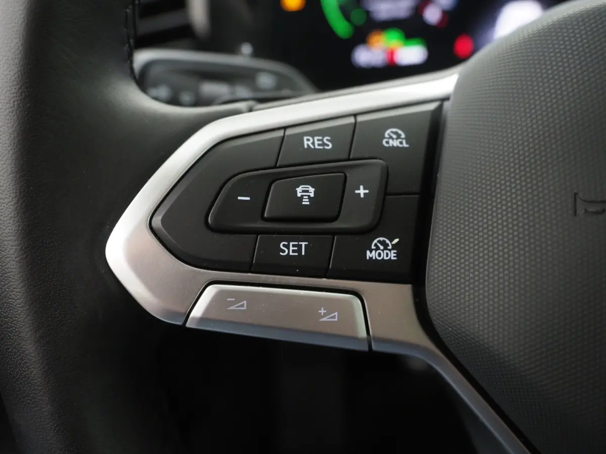 1.5 eHybrid 204PK | Leder/Alcantara | Massage | Trekhaak | HUD | Camera | Adaptive Cruise | Sfeerlicht | Carplay