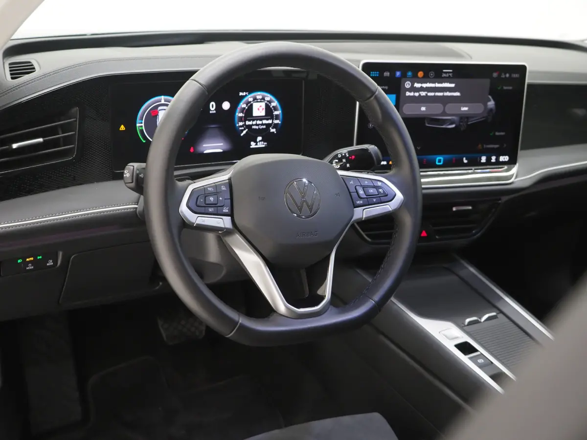 1.5 eHybrid 204PK | Leder/Alcantara | Massage | Trekhaak | HUD | Camera | Adaptive Cruise | Sfeerlicht | Carplay