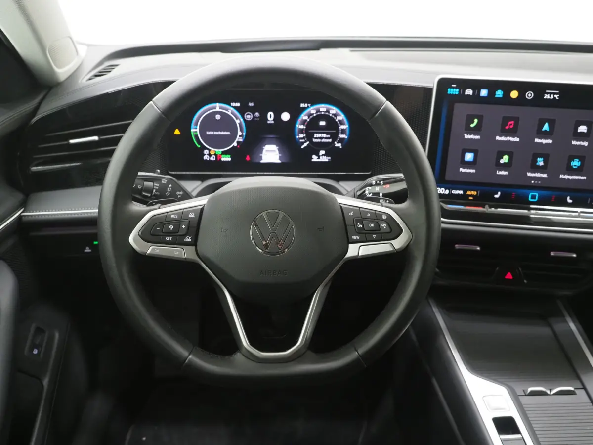 1.5 eHybrid 204PK | Leder/Alcantara | Massage | Trekhaak | HUD | Camera | Adaptive Cruise | Sfeerlicht | Carplay