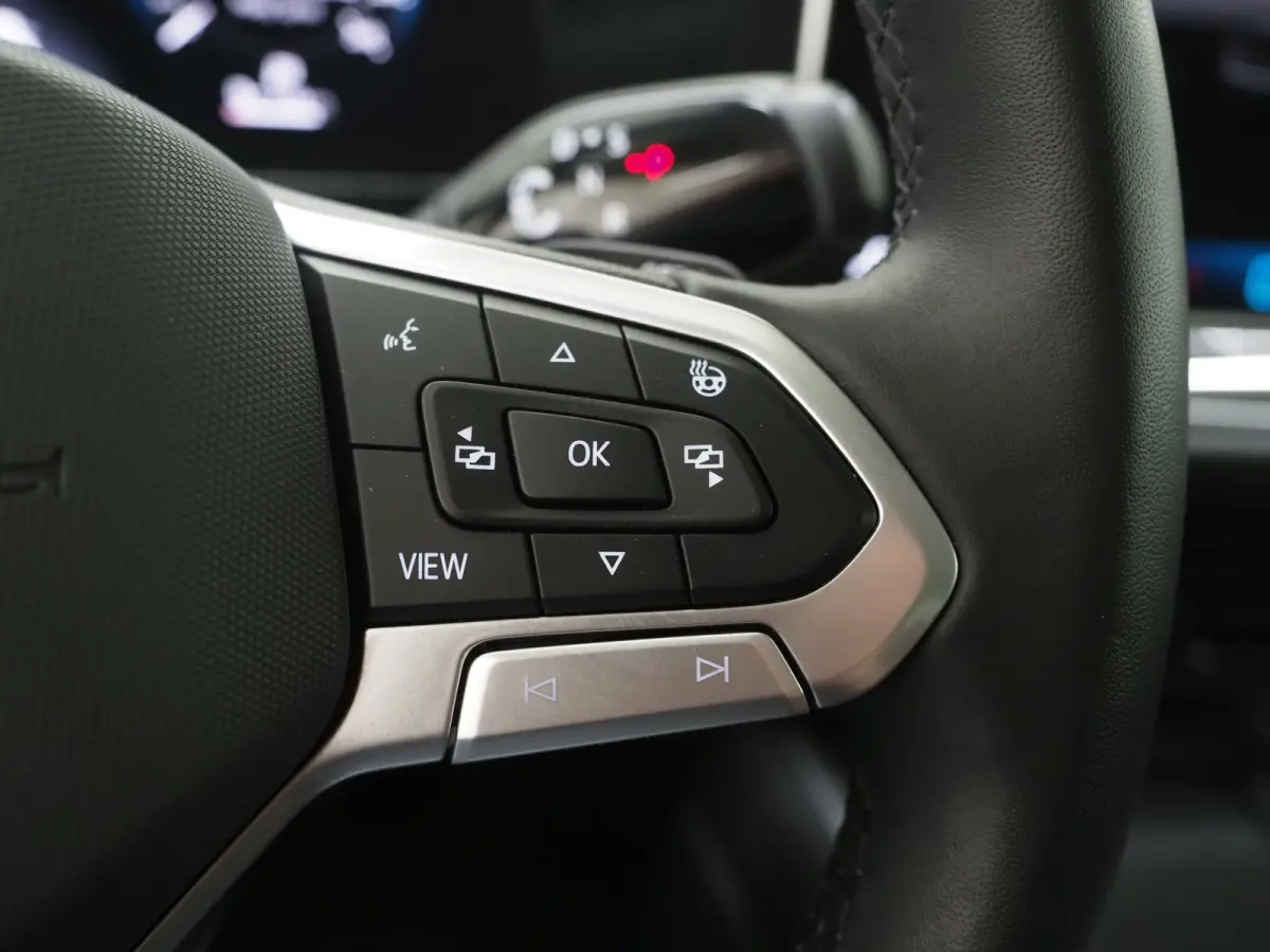 1.5 eHybrid 204PK | Leder/Alcantara | Massage | Trekhaak | HUD | Camera | Adaptive Cruise | Sfeerlicht | Carplay