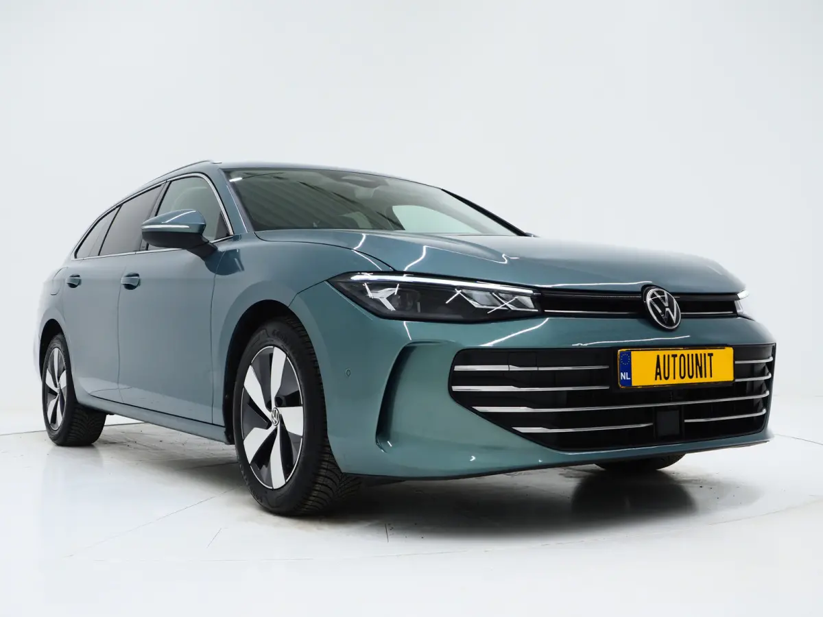 1.5 eHybrid 204PK | Leder/Alcantara | Massage | Trekhaak | HUD | Camera | Adaptive Cruise | Sfeerlicht | Carplay