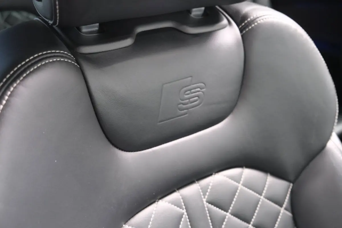 3.0 TDI ultra quattro Pro Line 2x S-Line Automaat - Panodak, Camera, Luchtvering, Carplay, Standkachel, Trekhaak.