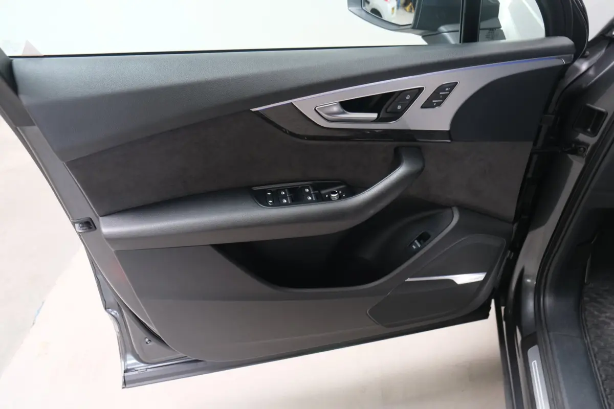 3.0 TDI ultra quattro Pro Line 2x S-Line Automaat - Panodak, Camera, Luchtvering, Carplay, Standkachel, Trekhaak.
