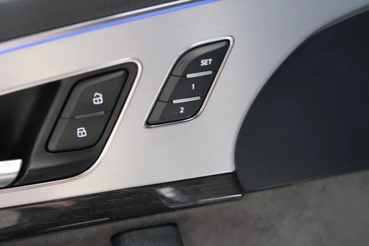 3.0 TDI ultra quattro Pro Line 2x S-Line Automaat - Panodak, Camera, Luchtvering, Carplay, Standkachel, Trekhaak.