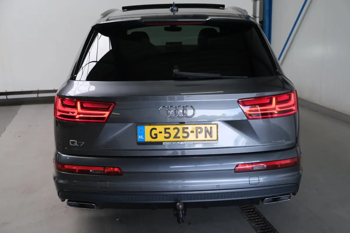 3.0 TDI ultra quattro Pro Line 2x S-Line Automaat - Panodak, Camera, Luchtvering, Carplay, Standkachel, Trekhaak.