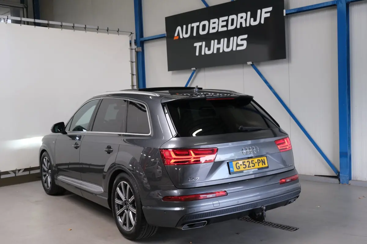 3.0 TDI ultra quattro Pro Line 2x S-Line Automaat - Panodak, Camera, Luchtvering, Carplay, Standkachel, Trekhaak.
