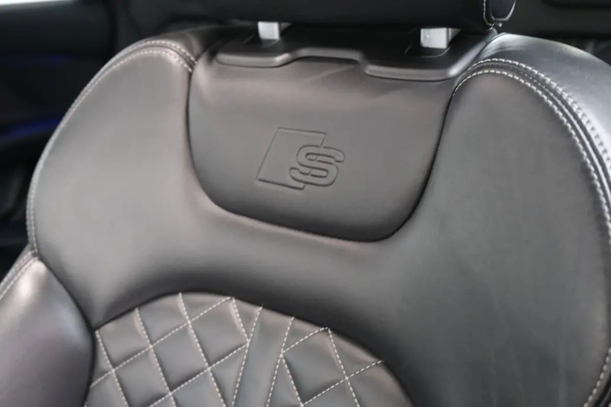 3.0 TDI ultra quattro Pro Line 2x S-Line Automaat - Panodak, Camera, Luchtvering, Carplay, Standkachel, Trekhaak.