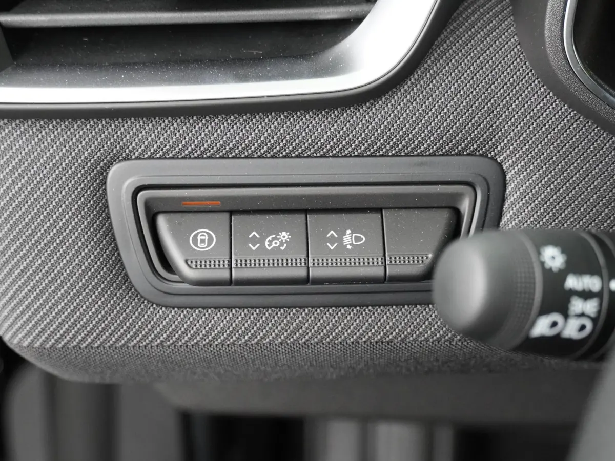 esprit Alpine full hybrid E-Tech 145 | BOSE Audio | 360 Camera | Adapt. Cruise |