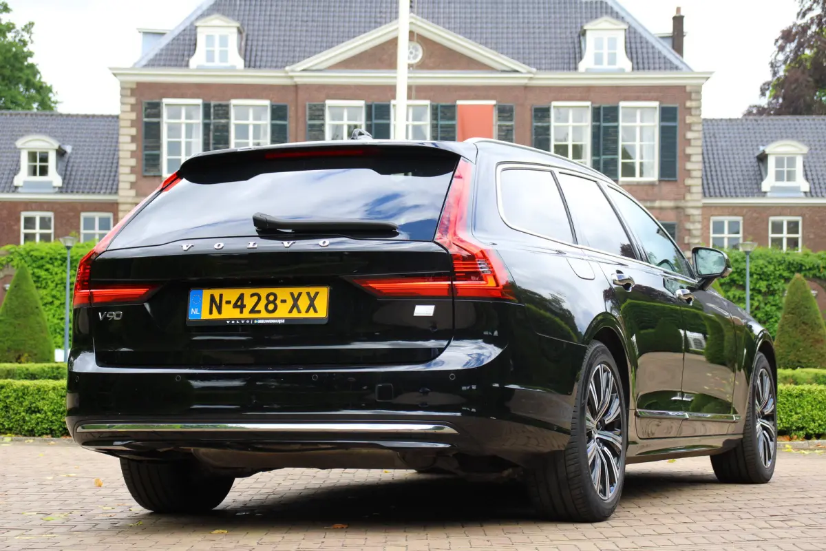 2.0 T8 AWD R-Design | DEALER OH! | DODE HOEK | 360° CAMERA | ELEKTR. STOEL INCL MEMORY | STOEL + STUUR VERWARMING | LEDER | ADAPTIVE CRUISE | H&K AUDIO