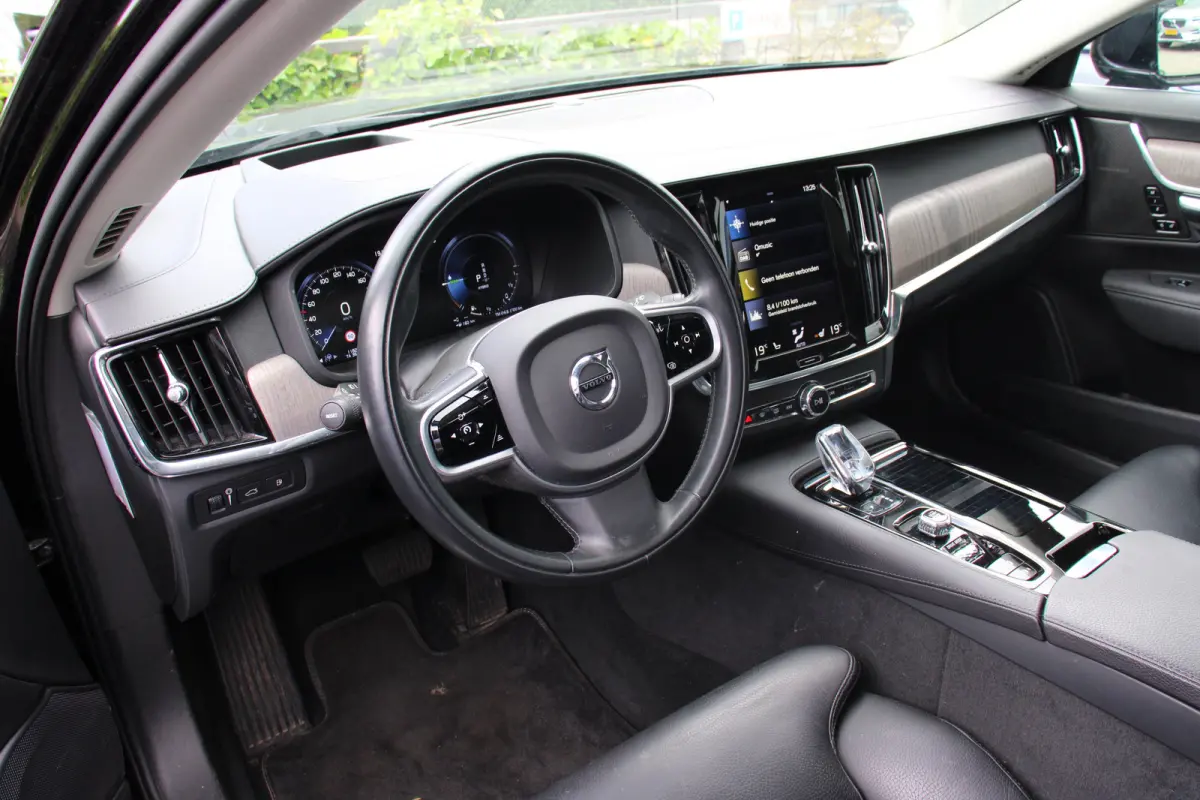 2.0 T8 AWD R-Design | DEALER OH! | DODE HOEK | 360° CAMERA | ELEKTR. STOEL INCL MEMORY | STOEL + STUUR VERWARMING | LEDER | ADAPTIVE CRUISE | H&K AUDIO
