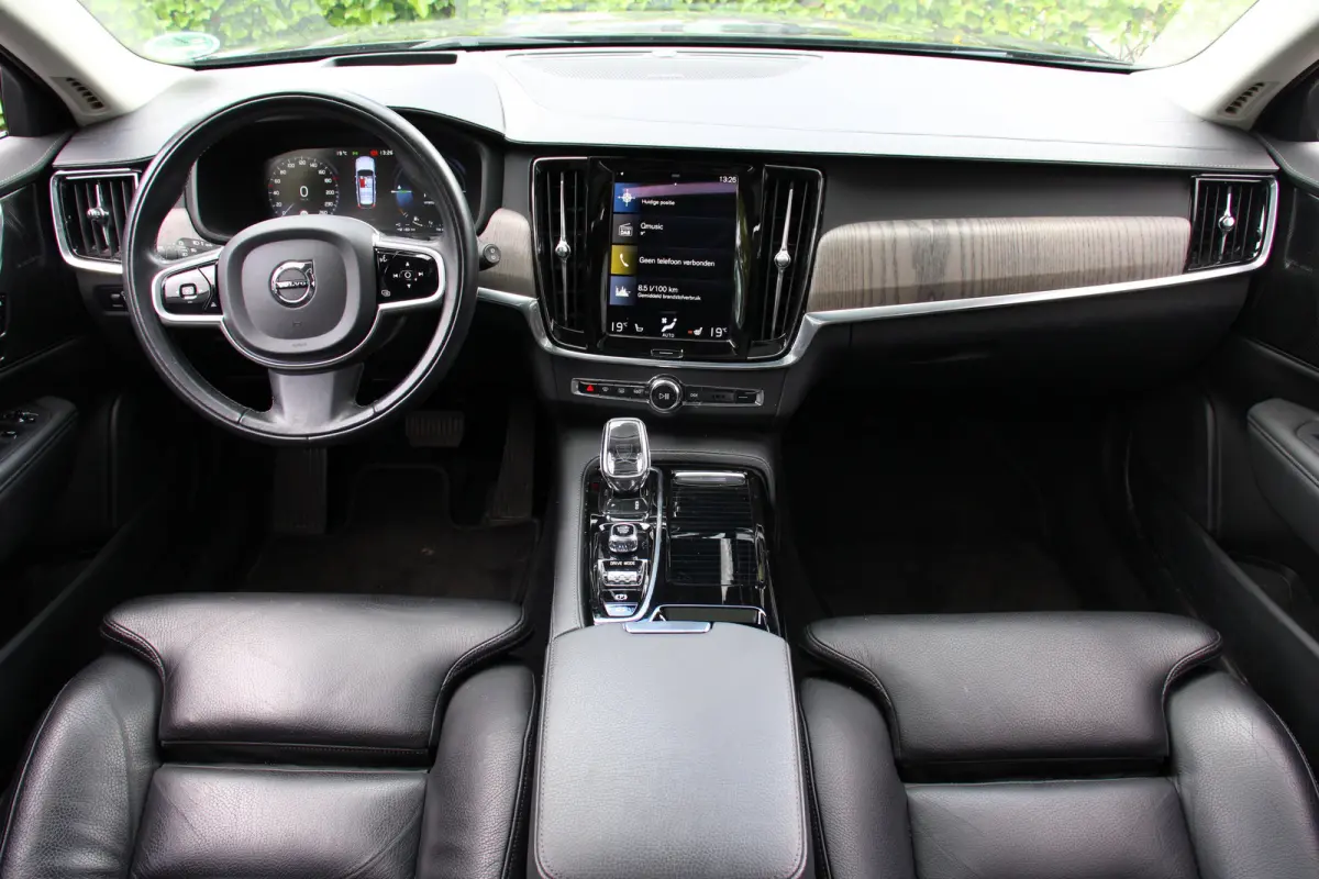2.0 T8 AWD R-Design | DEALER OH! | DODE HOEK | 360° CAMERA | ELEKTR. STOEL INCL MEMORY | STOEL + STUUR VERWARMING | LEDER | ADAPTIVE CRUISE | H&K AUDIO