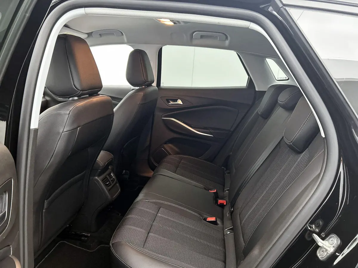 1.2 130pk GS | Navigatie | 360 Camera | Climate Control | Cruise Control | 18"LMV | Dodehoekdetectie | Apple Carplay/Android Auto |