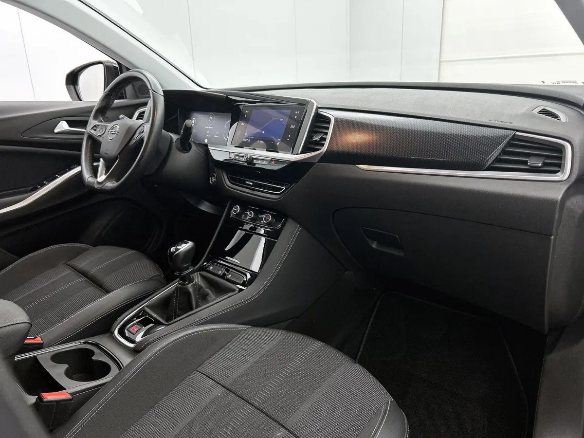 1.2 130pk GS | Navigatie | 360 Camera | Climate Control | Cruise Control | 18"LMV | Dodehoekdetectie | Apple Carplay/Android Auto |
