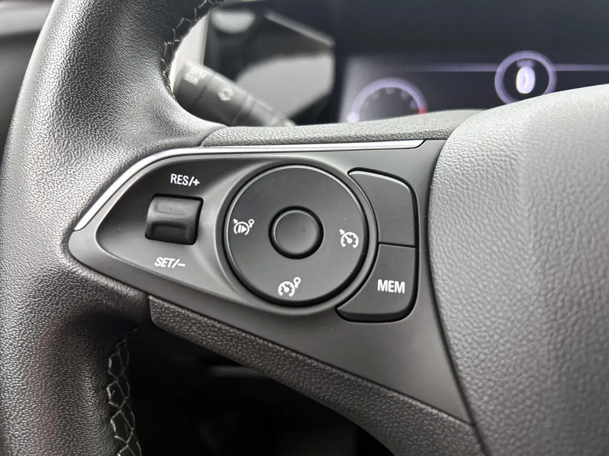 1.2 130pk GS | Navigatie | 360 Camera | Climate Control | Cruise Control | 18"LMV | Dodehoekdetectie | Apple Carplay/Android Auto |